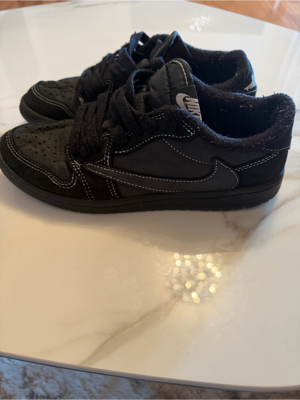 Air Jordan 1 Low x Travis Scott
Black Phantom- kids - 3Y
